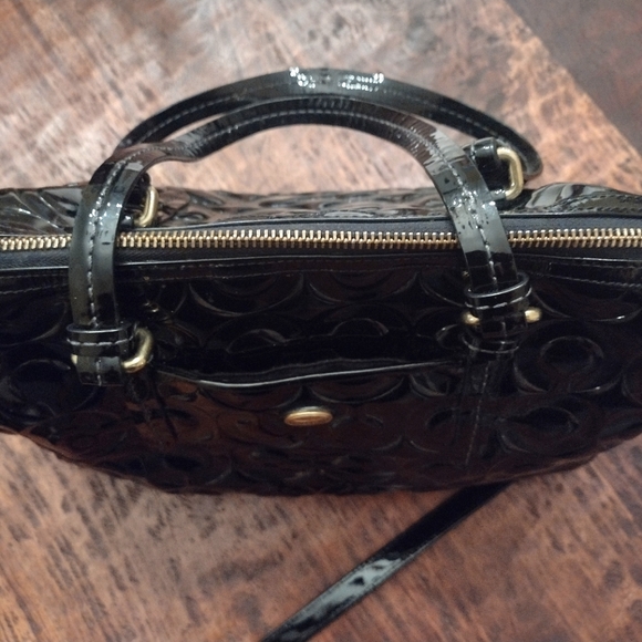 Coach Peyton Op Art Black Patent Leather Handbag H1381 F26962 - Picture 6 of 16
